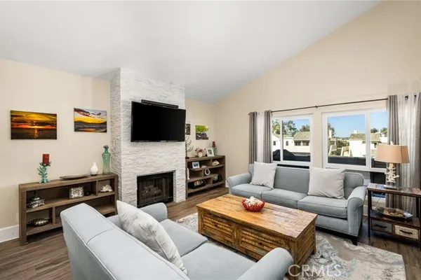 24114 PASEO CORONA