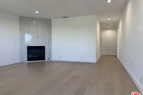 3560 LAVELL DR