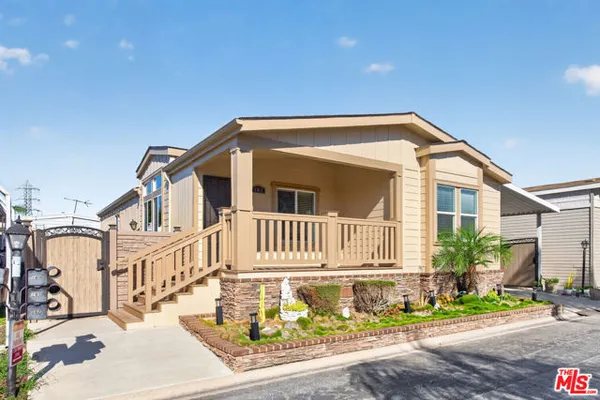 3595 SANTA FE AVE SPC 162