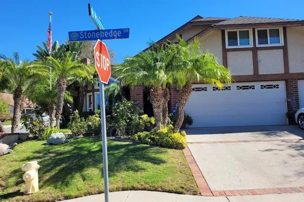 551 STONEHEDGE DR