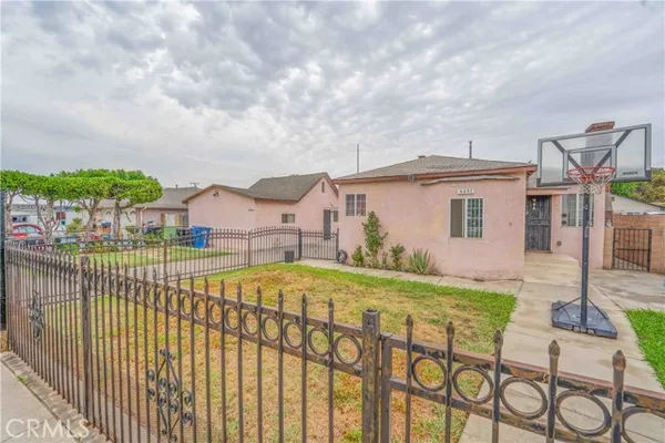 6631 EL SELINDA AVE