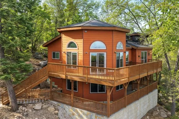 272 MANZANITA DR