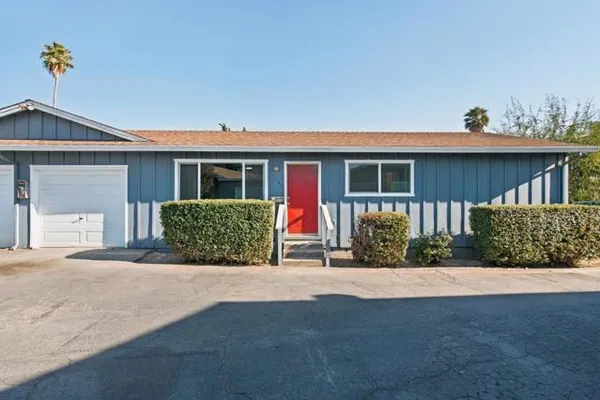 183 CARNATION DR