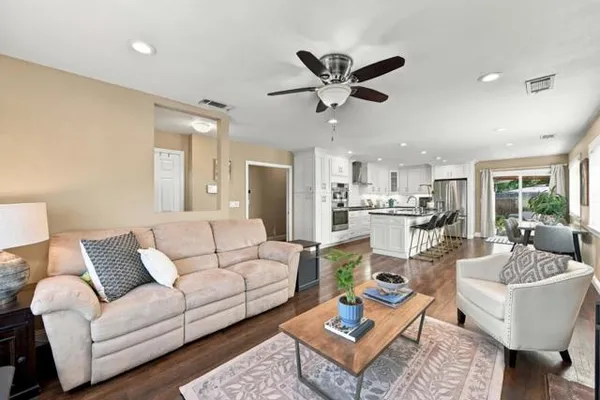 1582 STARLITE DR