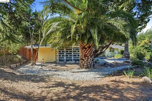 3218 ESTATES AVE