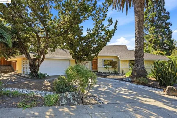 3218 ESTATES AVE