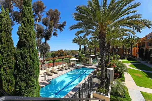1040 GENTER ST 305