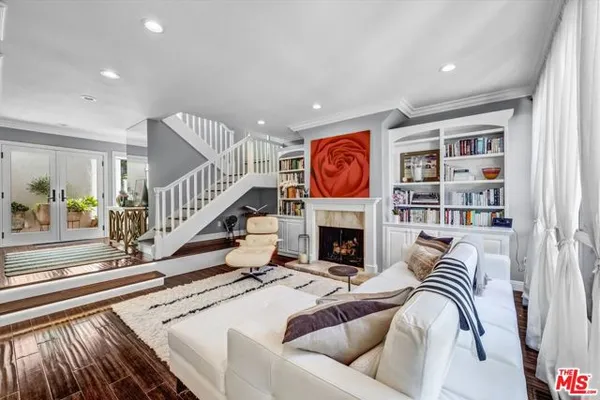 19 CANYON CREST DR