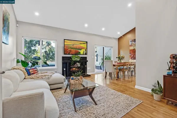 35 SAPPHIRE CT
