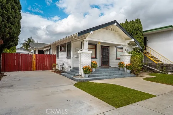 373 GLADYS AVE