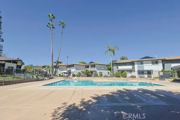 11077 ROBINSON DR