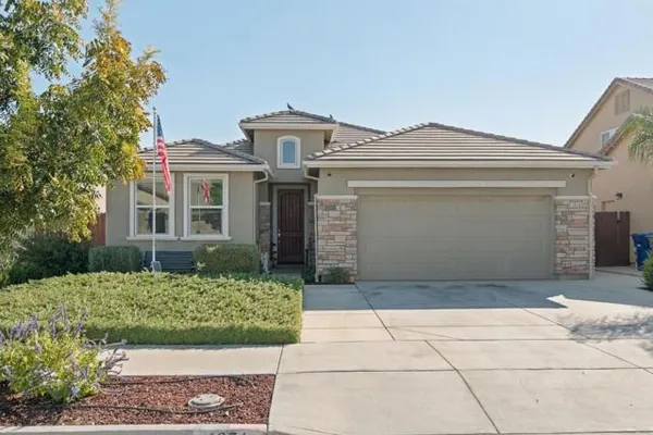 1874 SUMMIT DR