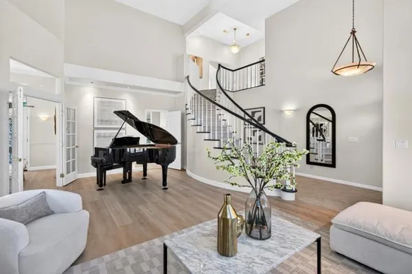 848 SUMMIT CT