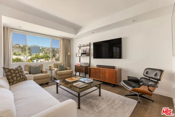 818 N DOHENY DR 803