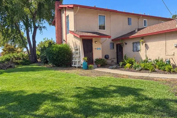 1891 LANDANA DR A