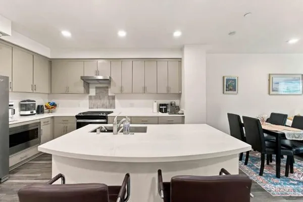 1853 ALMADEN RD 103