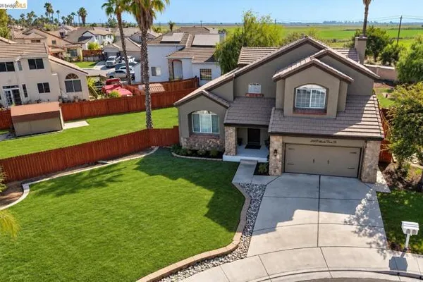 2413 SANTA CRUZ CT