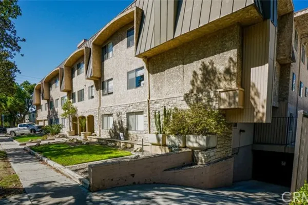 377 W CALIFORNIA AVE 27