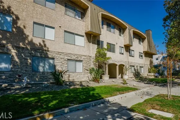 377 W CALIFORNIA AVE 27