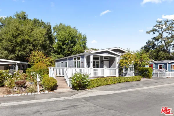 6 SHERWOOD DR