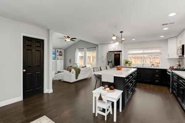 2148 PUEBLO GLN