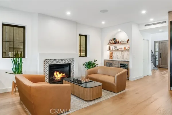 1940 LOMA DR