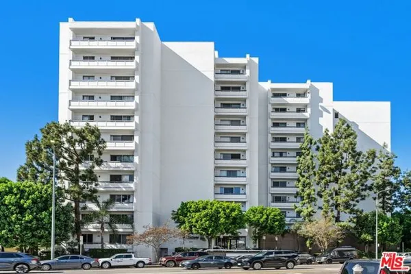 321 S SAN VICENTE BLVD 301