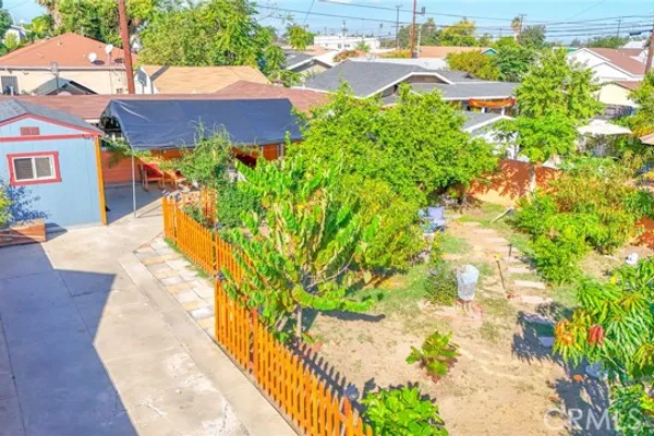 8761 PRINCE AVE