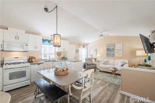 7652 GARFIELD AVE SPC 88