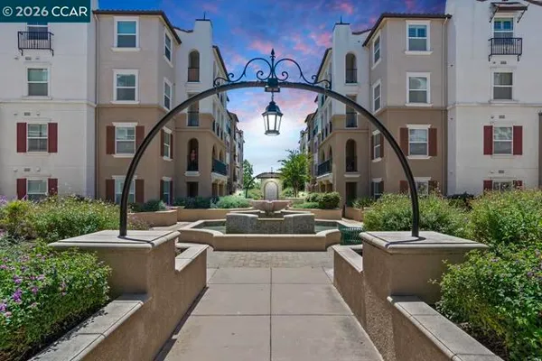 3240 MAGUIRE WAY 401