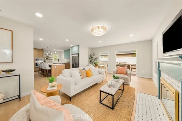 1611 EL PRADO AVE