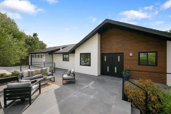 1136 PARROTT DR