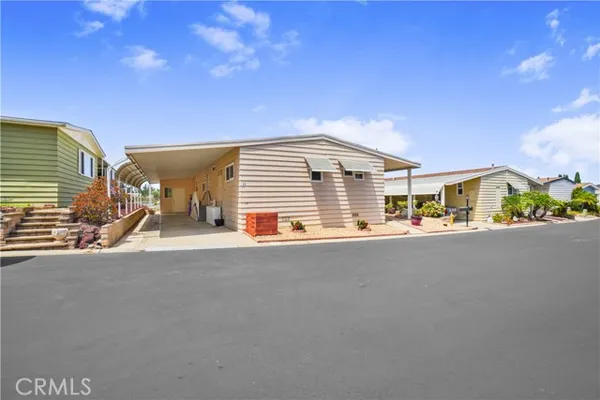 1195 LA MOREE RD 77