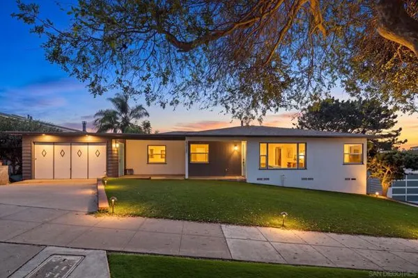 4637 DEL MAR AVE