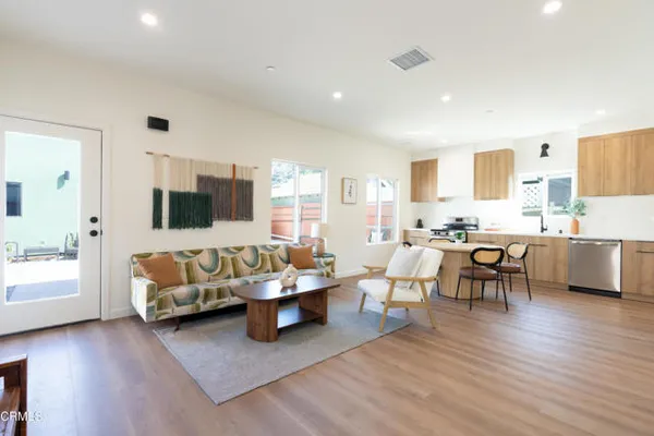 1/2 GATEWOOD ST