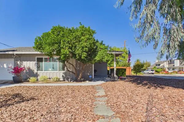 1651 MOUNT VERNON DR