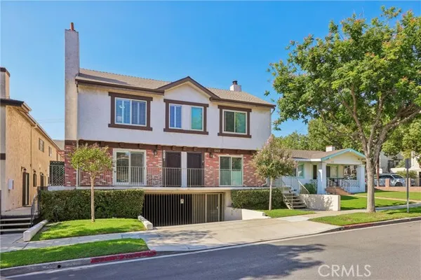 569 E TUJUNGA AVE B