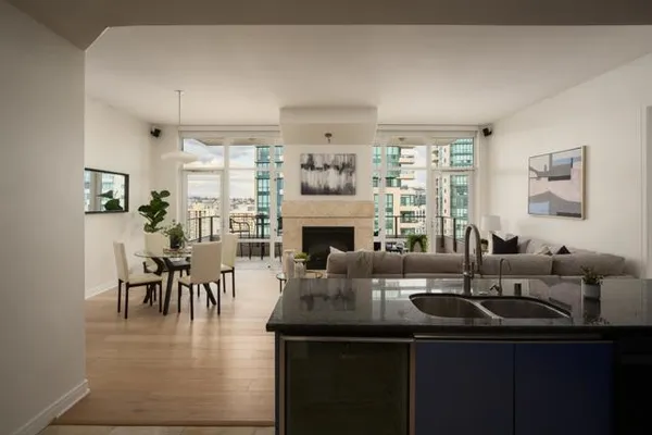 550 FRONT ST 1403