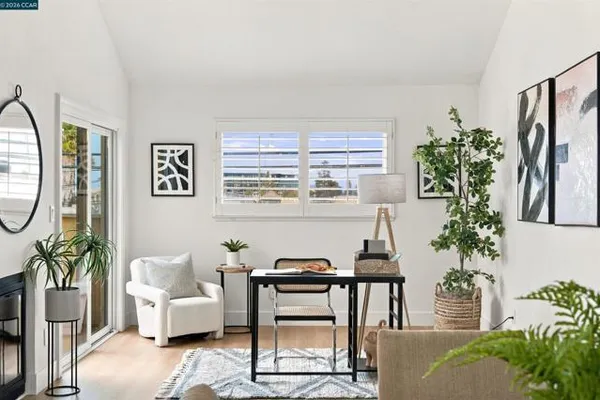 939 LAUREL ST 203