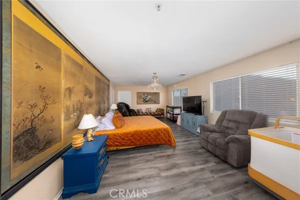 5736 TAMARISK WAY