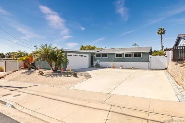 2072 CARDINAL DR