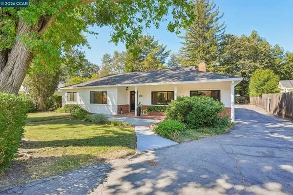 141 MAIDEN LN