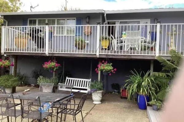 2006 LOS ALTOS DR
