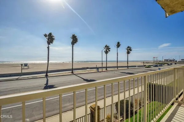 202 E SURFSIDE DR