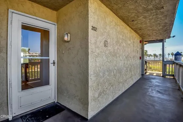 202 E SURFSIDE DR