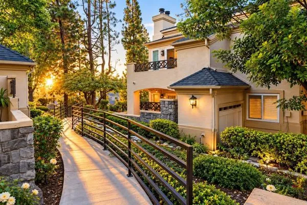 2005 LAKERIDGE CIR 103