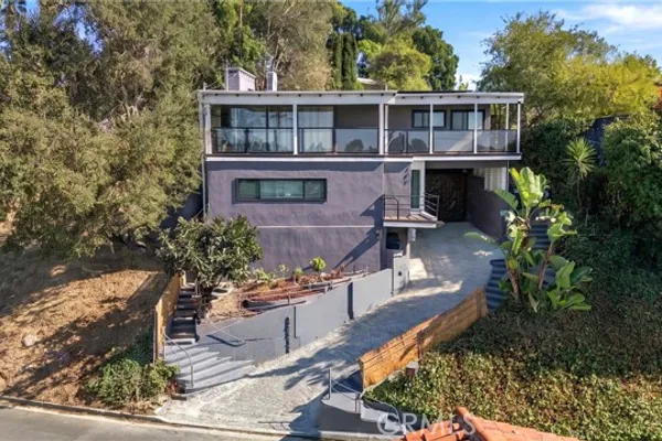 182 PALATINE DR