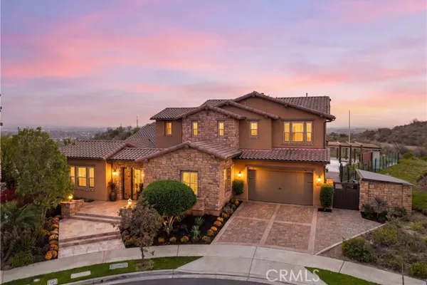 2252 E ROSECRANS CT