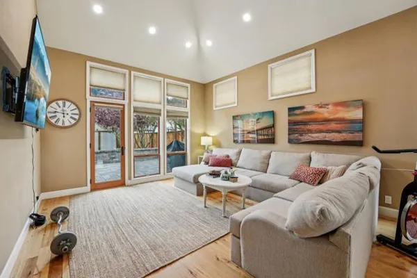 229 GARCIA AVE
