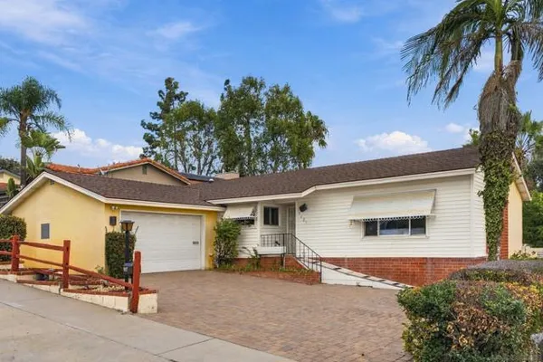 5627 DEL CERRO AVE
